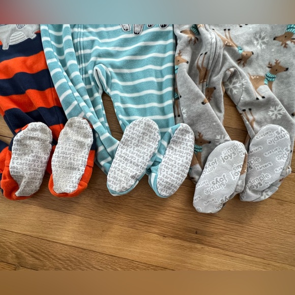 Carters 18mo fleece feet pajamas bundle of 3 - Picture 3 of 6
